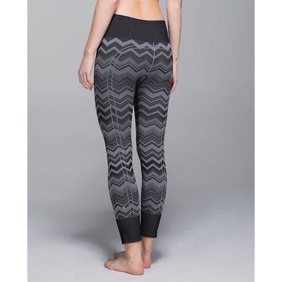 LULULEMON lemon fatigue zig zag Ebb to the… - Picture 2 of 5